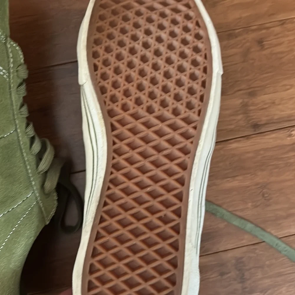 Vans - Picture 2 of 3